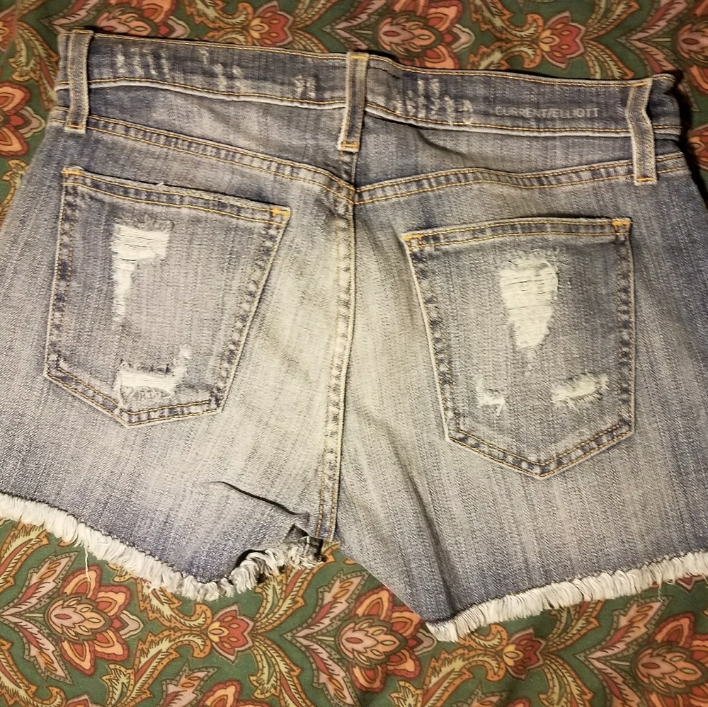 Shorts - Picture 2 of 3